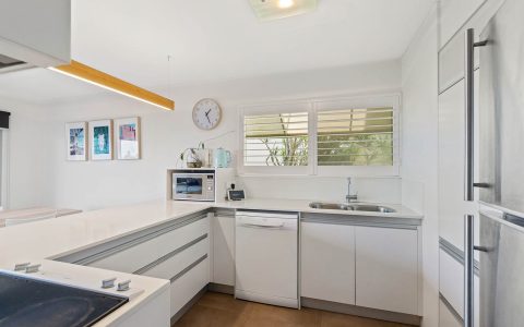 2 Bedroom Ocean View Apartment in Sunshine Beach