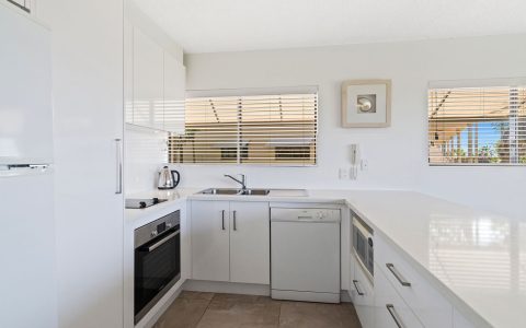 2 Bedroom Ocean View Apartment with Ensuite in Sunshine Beach