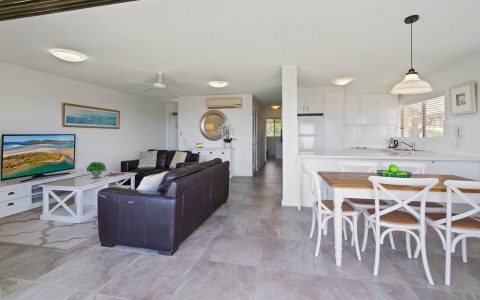 2 Bedroom Ocean View Apartment with Ensuite in Sunshine Beach