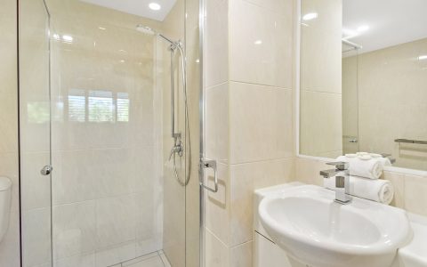 2 Bedroom Ocean View Apartment with Ensuite in Sunshine Beach