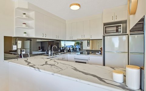 2 Bedroom Ocean View Apartment with Ensuite in Sunshine Beach