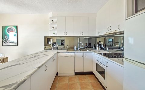 2 Bedroom Ocean View Apartment with Ensuite in Sunshine Beach