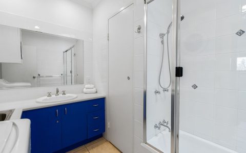 2 Bedroom Ocean View Apartment with Ensuite in Sunshine Beach