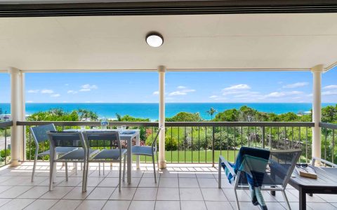 2 Bedroom Ocean View Apartment with Ensuite in Sunshine Beach
