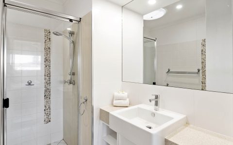 2 Bedroom Ocean View Apartment with Ensuite in Sunshine Beach