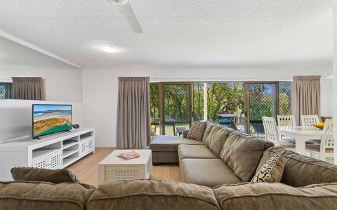 2 Bedroom Part Ocean View Apartment in Sunshine Beach